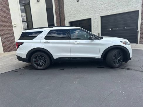 Used 2026 Ford Explorer ST w/ Sun And Sound Package AWD/4WD image 9