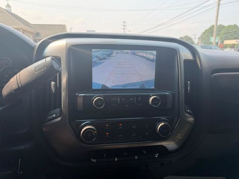 Used 2018 Chevrolet Silverado 2500 LT AWD/4WD image 16
