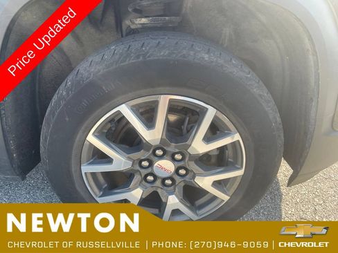 Used 2023 GMC Acadia SLE FWD image 21