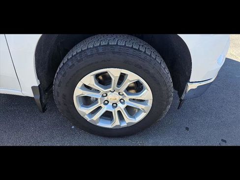 Used 2024 Chevrolet Silverado 1500 LTZ image 9