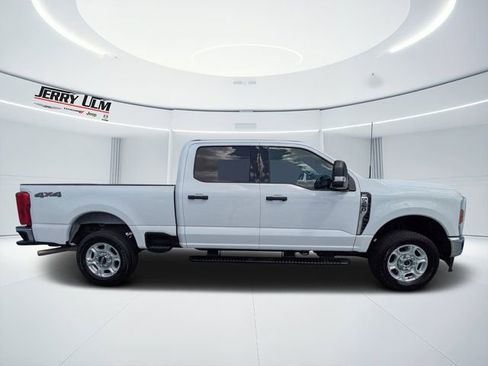 Used 2025 Ford F250 XLT image 2
