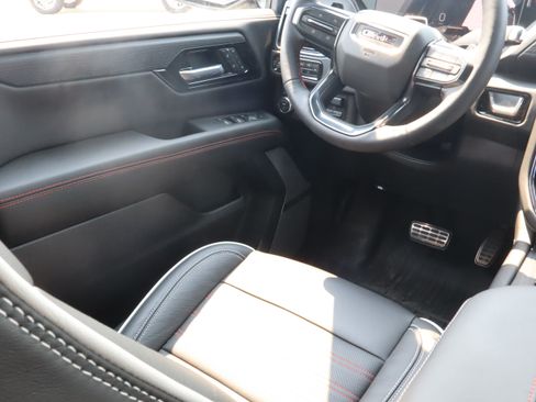 New 2026 GMC Yukon AT4 Ultimate w/ LPO, Floor Liner Package AWD/4WD image 13