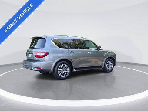 Used 2022 Nissan Armada SL w/ Captain's Chairs Package AWD/4WD image 8