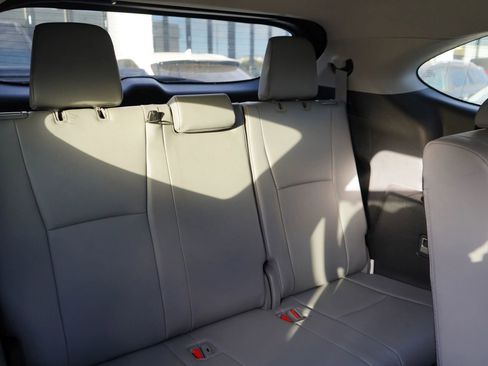 Used 2020 Toyota Highlander XLE FWD image 20