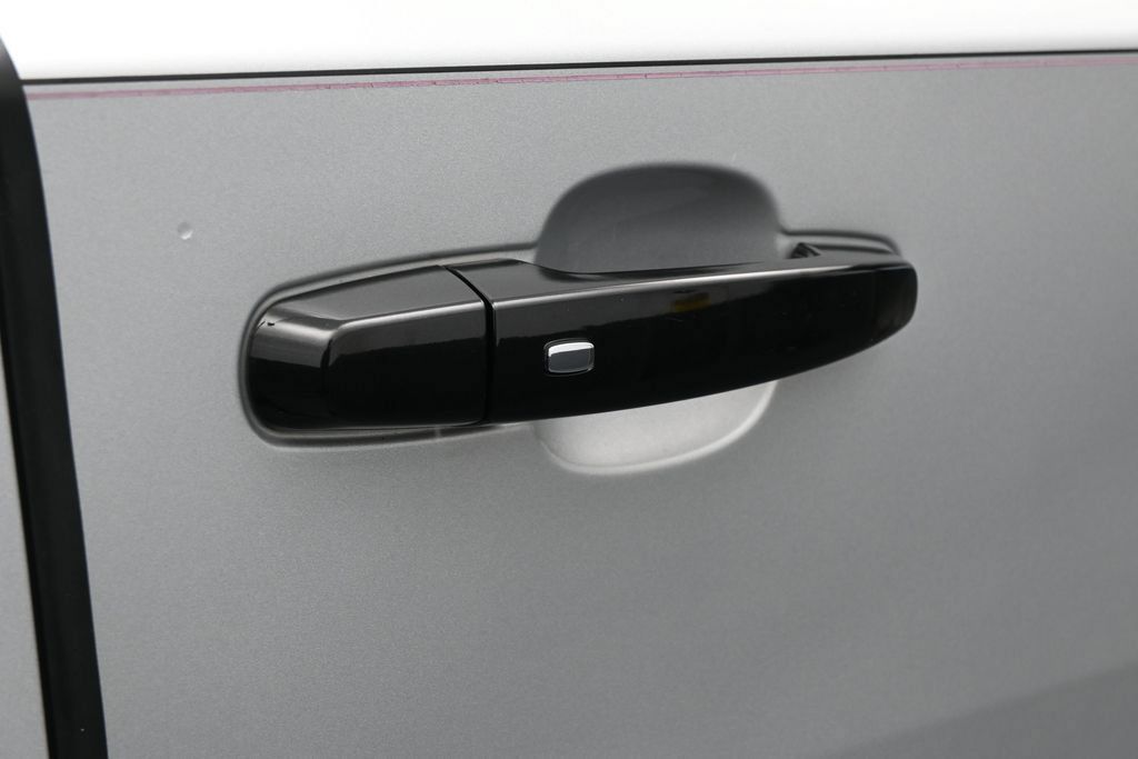 Used 2021 Chevrolet Traverse Premier w/ Redline Edition FWD image 55