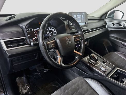Used 2024 Mitsubishi Outlander SE FWD image 23