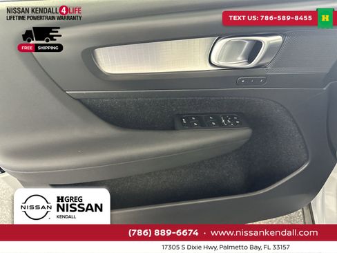 Used 2021 Volvo XC40 T4 Momentum w/ Protection Package Premier image 33