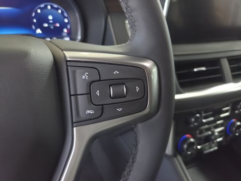 Used 2023 Chevrolet Tahoe Premier AWD/4WD image 43