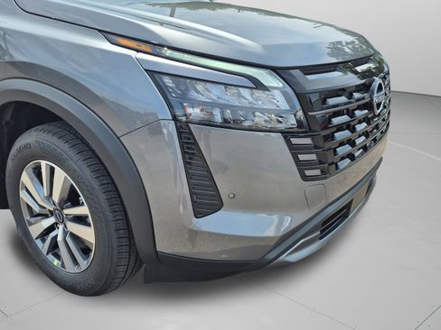 New 2026 Nissan Pathfinder SL FWD image 36
