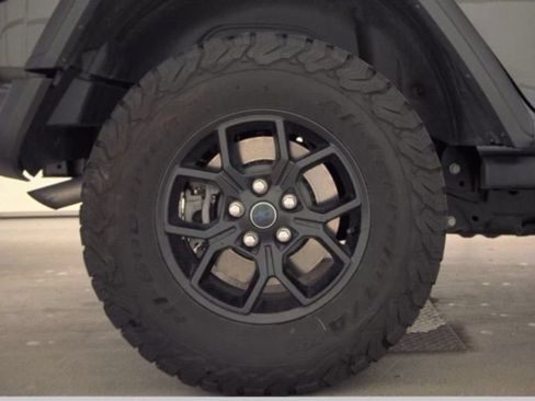 Used 2024 Jeep Wrangler Unlimited AWD/4WD image 22