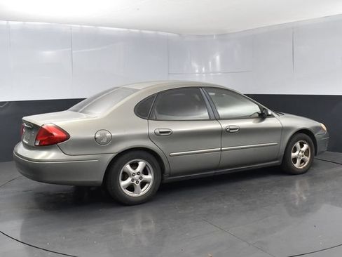 Used 2002 Ford Taurus SES FWD image 3