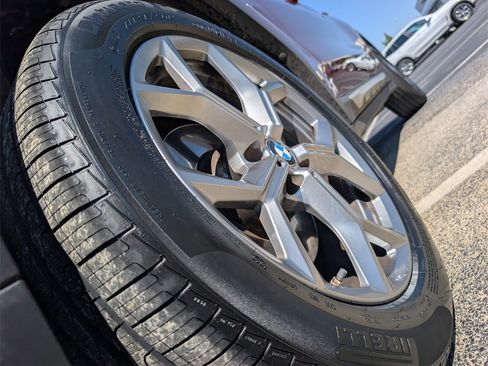 Used 2025 BMW X4 xDrive30i image 9