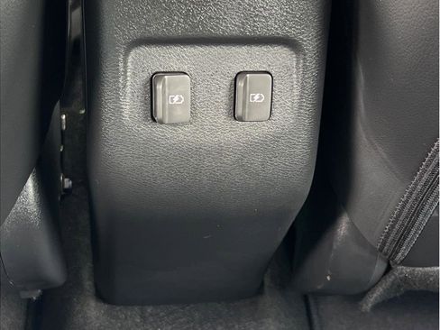 Used 2023 Nissan Kicks SR w/ SR Premium Package FWD image 11