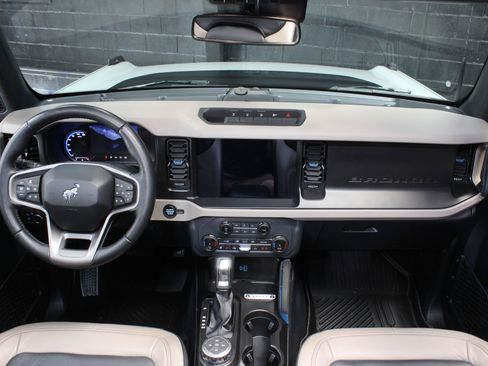 Used 2022 Ford Bronco Wildtrak image 30