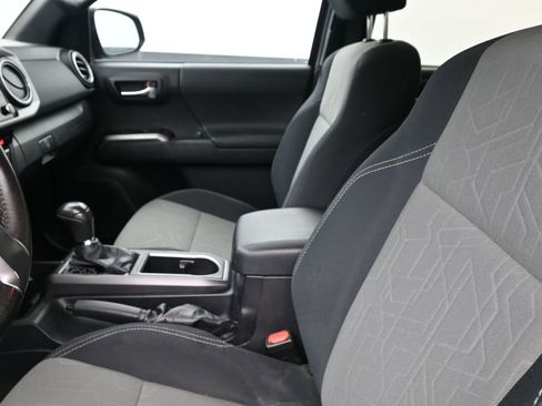 Used 2021 Toyota Tacoma TRD Off-Road image 22