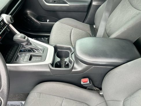 Certified 2021 Toyota RAV4 XLE FWD image 28