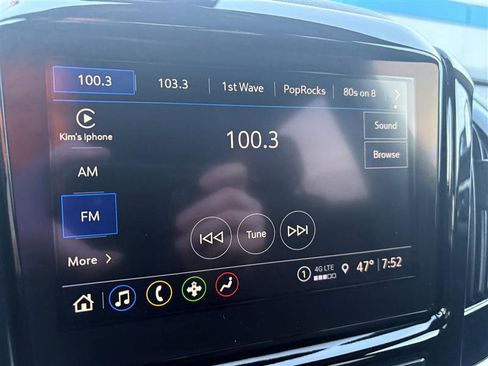 Used 2023 Chevrolet Traverse LT image 14