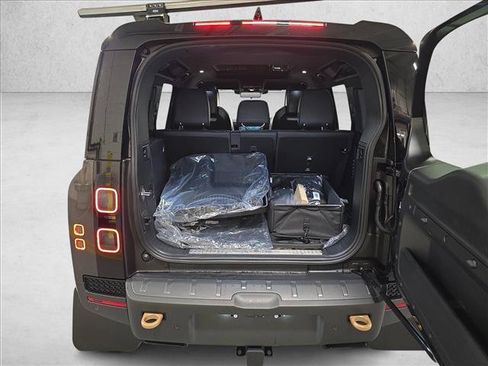New 2026 Land Rover Defender 110 OCTA AWD/4WD image 13