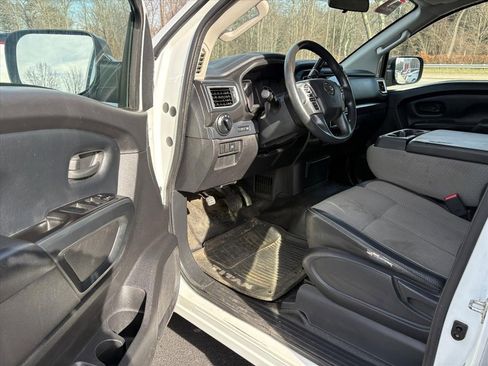 Certified 2018 Nissan Titan S w/ S Utility Package image 14