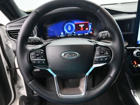 Certified 2023 Ford Explorer Platinum w/ Technology Package image 14