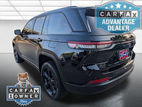 Used 2023 Jeep Grand Cherokee Limited w/ Luxury Tech Group II AWD/4WD image 2