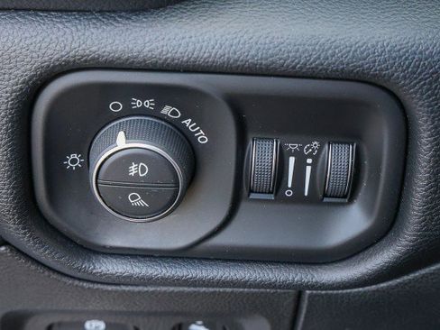 Used 2021 RAM 1500 Laramie image 29