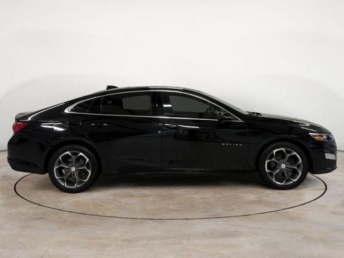 Used 2021 Chevrolet Malibu LT FWD image 1
