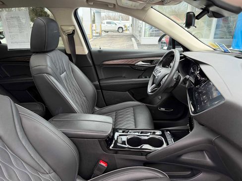 Used 2023 Buick Envision Avenir image 42