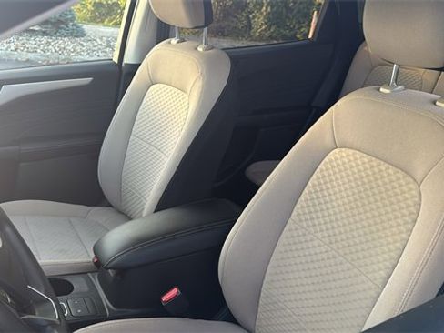 Used 2022 Ford Escape SE image 26