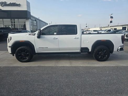 Used 2025 GMC Sierra 2500 AT4 w/ AT4 Premium Plus Package AWD/4WD image 9
