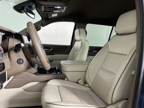 Used 2025 GMC Yukon Denali image 24