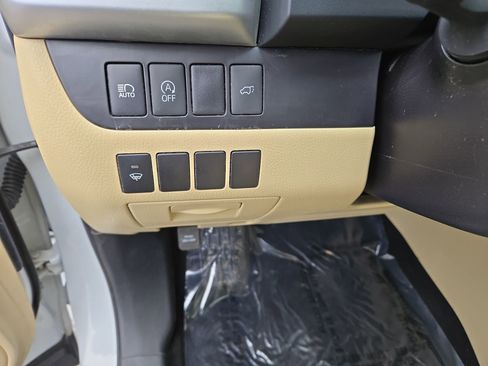 Used 2018 Toyota Highlander XLE image 19