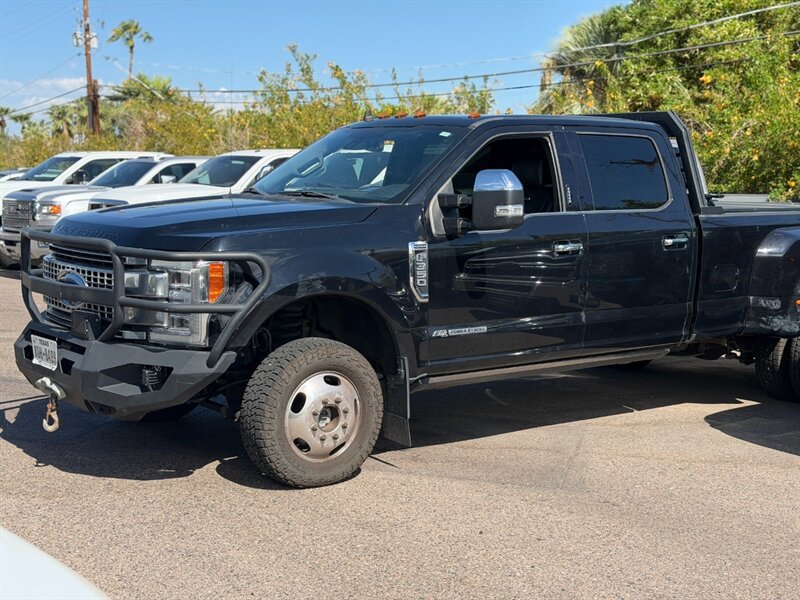Used 2019 Ford F350 Platinum w/ Platinum Ultimate Package AWD/4WD image 2