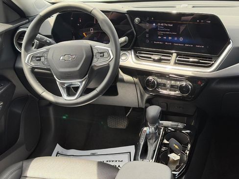 Used 2025 Chevrolet Trax ACTIV w/ Driver Confidence Package FWD image 12