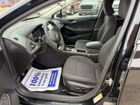 Used 2016 Chevrolet Cruze LT w/ Convenience Package image 10