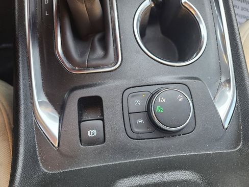 Used 2022 Chevrolet Traverse LS AWD/4WD image 8