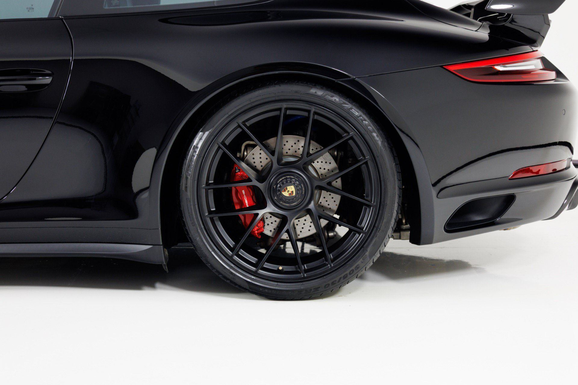 Used 2017 Porsche 911 Carrera GTS RWD image 10