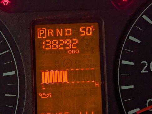 Used 2018 Nissan NV 2500 SV image 17