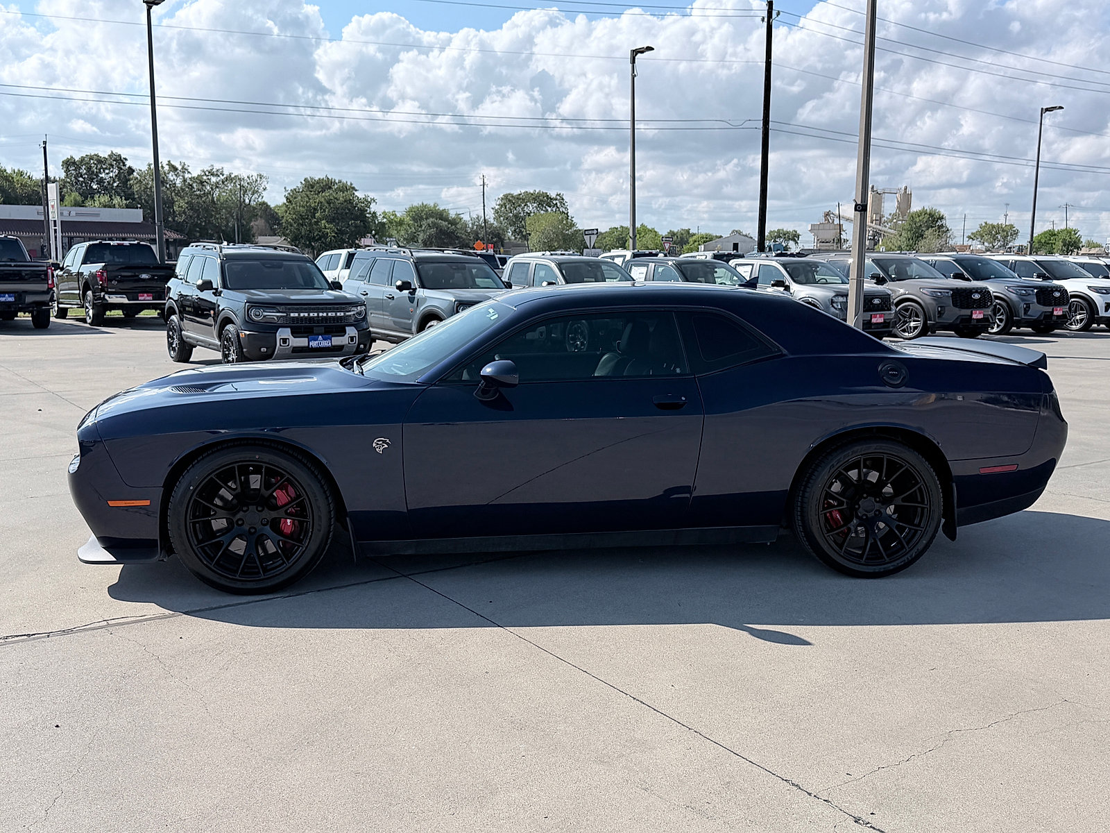 Used 2016 Dodge Challenger SRT Hellcat RWD image 4
