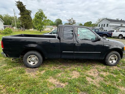 Used 2004 Ford F150 XLT RWD image 4