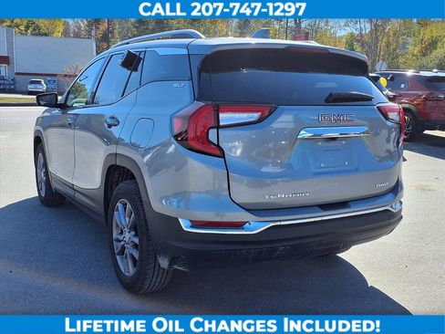 Used 2023 GMC Terrain SLT image 8