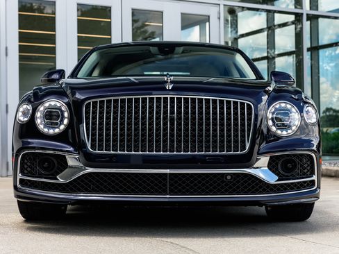 Certified 2024 Bentley Flying Spur V8 image 30