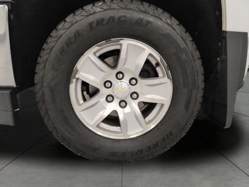 Used 2018 Chevrolet Silverado 1500 LT w/ Trailering Package RWD image 3
