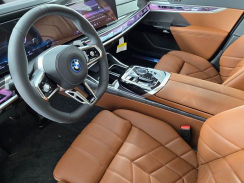 New 2026 BMW 750e xDrive image 13