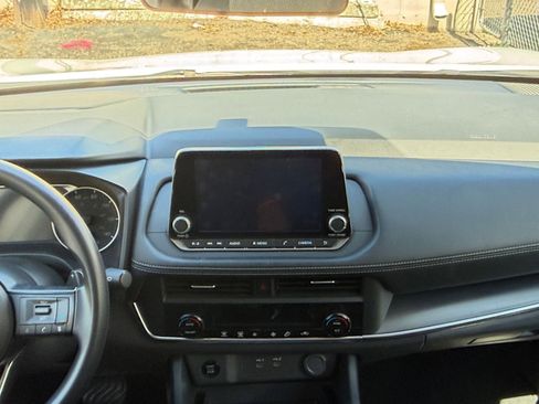 Used 2024 Nissan Rogue SV AWD/4WD image 20