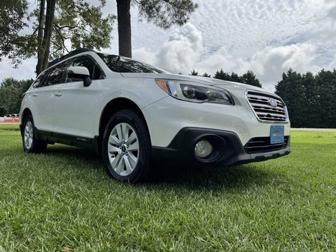 Used 2015 Subaru Outback 2.5i Premium AWD/4WD image 7