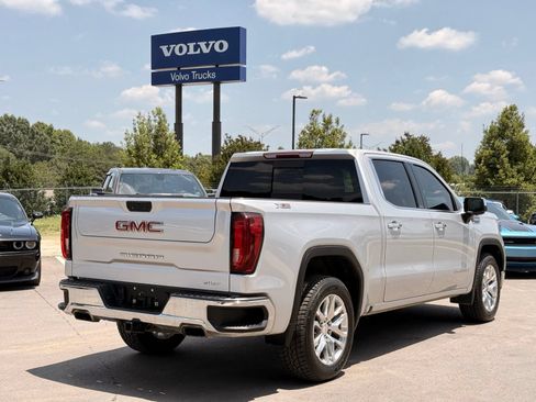 Used 2021 GMC Sierra 1500 SLT w/ SLT Convenience Package AWD/4WD image 11