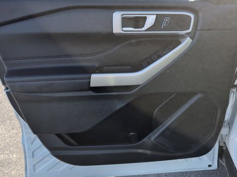 Used 2023 Ford Explorer XLT w/ Equipment Group 202A image 12