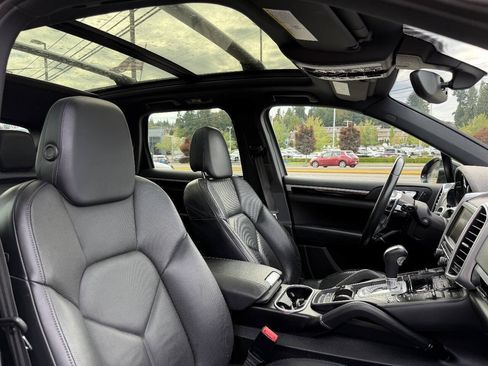 Used 2016 Porsche Cayenne S AWD/4WD image 17
