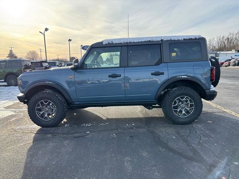 New 2025 Ford Bronco Badlands image 4